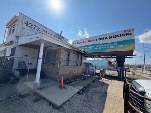 4273 W Beltline Hwy, MADISON, WI, 53711-3859 | Card Image