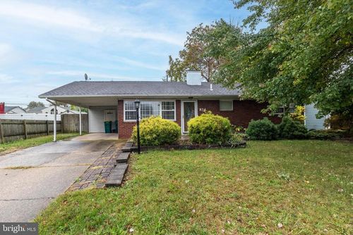 834 Eldridge Rd, FAIRLESS HILLS, PA, 19030-2514 | Card Image