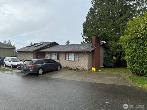 1717 Edmonds Ave Ne, Renton, WA, 98056-2714 | Card Image