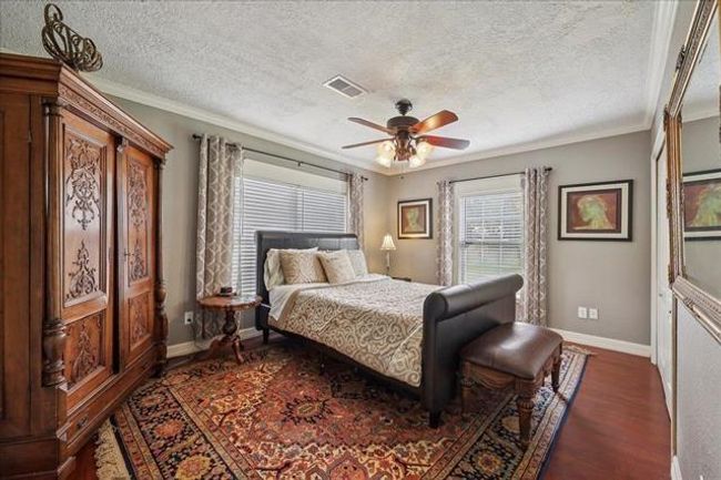 3231 Charles Ave, House other with 3 bedrooms, 2 bathrooms and 2 parking in Groves TX | Image 16