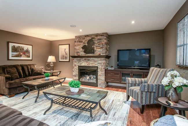 24 Carriage Lane, House other with 3 bedrooms, 3 bathrooms and 6 parking in Bayfield ON | Image 33