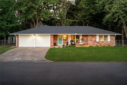 609 Dyer St, Springdale, AR, 72762-5034 | Card Image