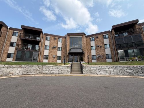 248-2690 Oxford Street N, Roseville, MN, 55113 | Card Image