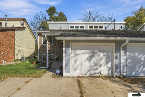 230 Parkside Ln, Lincoln, NE, 68521-2779 | Card Image