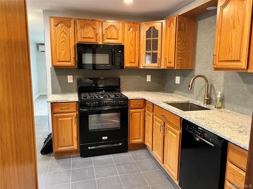 24 Lindner Pl, Smithtown, NY, 11787-2012 | Card Image