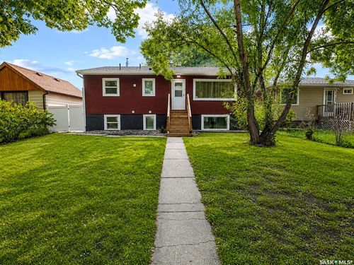 1250 Lindsay St, Regina, SK, S4N3B3 | Card Image
