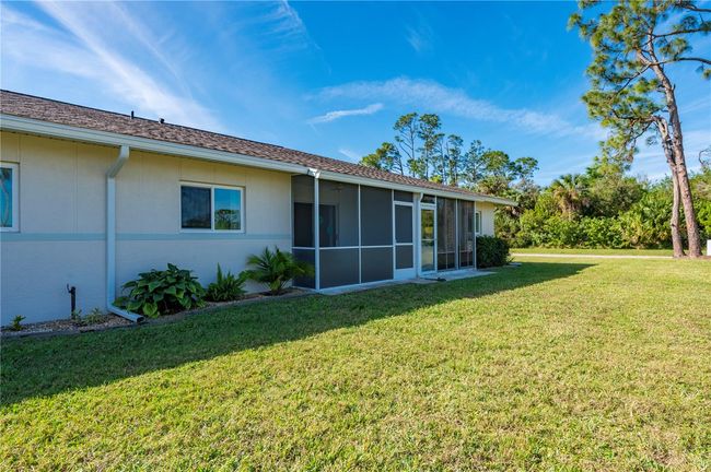 APT-1902 - 12538 Sw Kingsway Cir, Condo with 2 bedrooms, 2 bathrooms and null parking in LAKE SUZY FL | Image 25