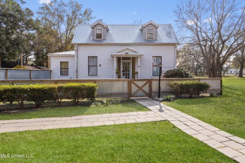 1127 19th St, Gulfport, MS, 39501-3312 | Card Image