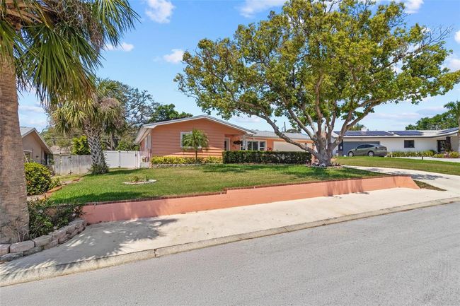 10448 Hetrick Cir W, House other with 3 bedrooms, 2 bathrooms and null parking in Largo FL | Image 41