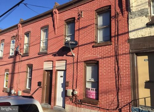 427 E Oak St, NORRISTOWN, PA, 19401-4011 | Card Image