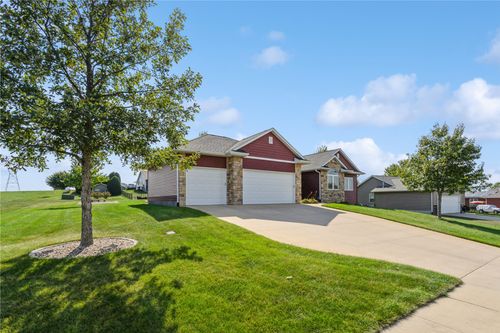 490 Erusha Dr, Walford, IA, 52351-8019 | Card Image