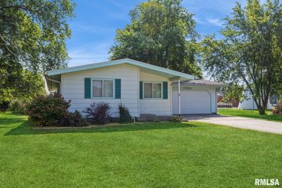 1704 12 Th Street, House other with 2 bedrooms, 2 bathrooms and null parking in Viola IL | Image 2