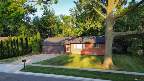 1916 Monterey Dr, Lincoln, NE, 68506-2333 | Card Image