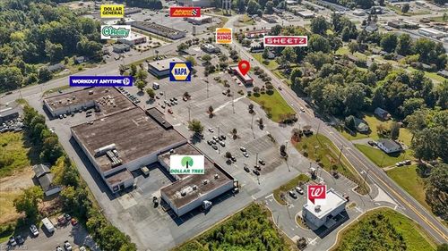 951 Hasty School Rd, Thomasville, NC, 27360-8620 | Card Image