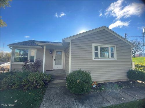 415 Old Colliers Way, Weirton, WV, 26062-4077 | Card Image