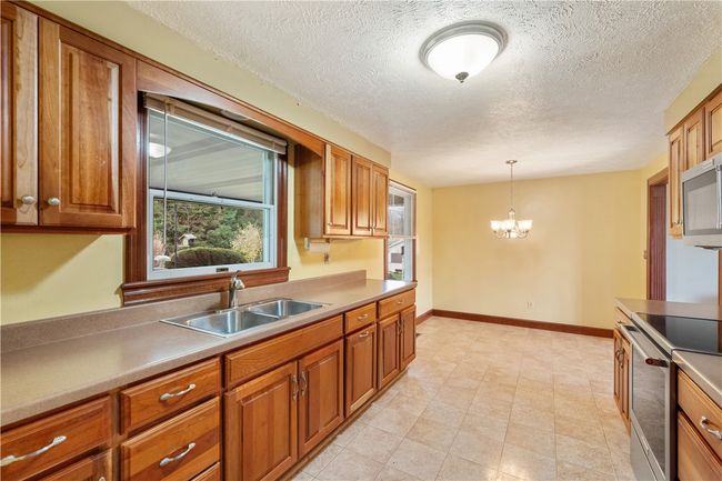 207 Shaffer Ave, House other with 3 bedrooms, 2 bathrooms and 2 parking in Elizabeth PA | Image 11