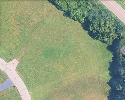 10500 Bull Valley Dr, Woodstock, IL, 60098-8088 | Card Image