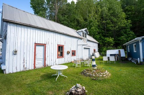 8 Birch St, Island Pond, VT, 05846-9582 | Card Image