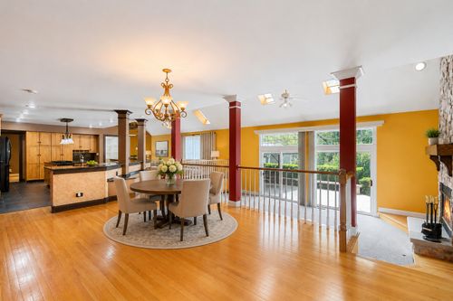 323 N Pleasant Rd, Lake Zurich, IL, 60047-2155 | Card Image
