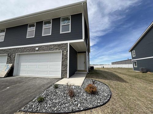 307 Alberts Dr, Belleville, WI, 53508-8401 | Card Image