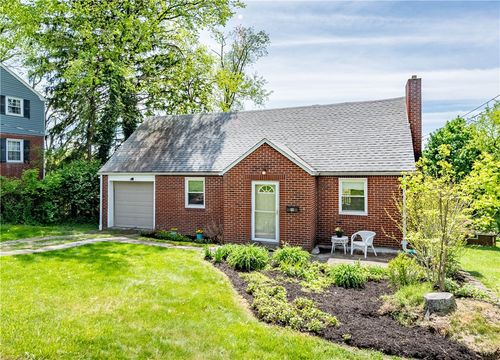 19 Locust Ln, Upper St. Clair, PA, 15241-1339 | Card Image
