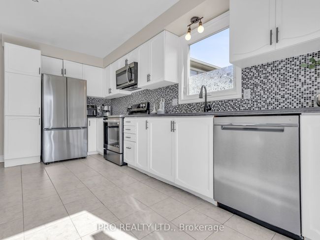 626 Deerhurst Dr, House other with 3 bedrooms, 3 bathrooms and 4 parking in Burlington ON | Image 7
