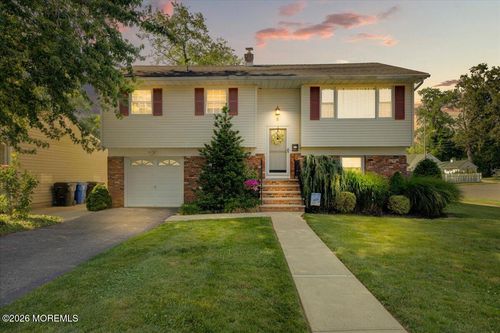 5 Brook St, Red Bank, NJ, 07701-5802 | Card Image