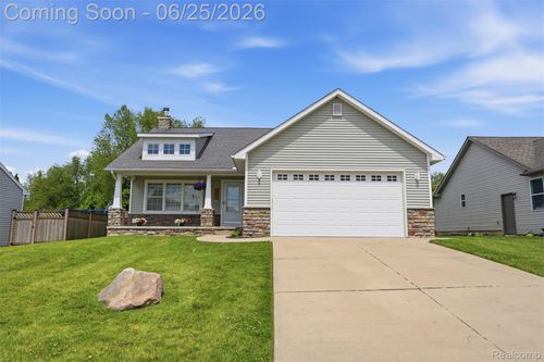3477 Amber Oaks Dr, Howell, MI, 48855-7102 | Card Image