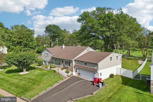 865 Worthington Dr, WARMINSTER, PA, 18974-2523 | Card Image