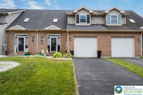 104 Stephanie Dr, Palmer Twp, PA, 18045-7901 | Card Image