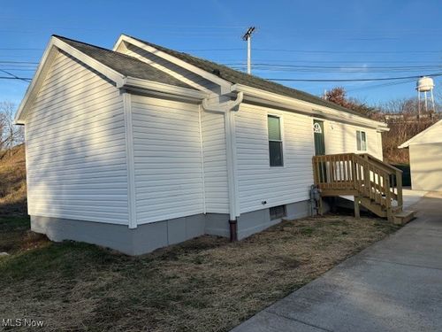 1301 Division St, Parkersburg, WV, 26101-6125 | Card Image