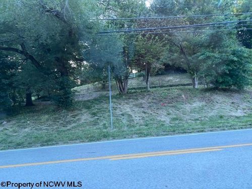 1672 Milford St, Clarksburg, WV, 26301-5600 | Card Image