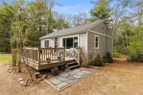 400 Gravelly Hill Rd, South Kingstown, RI, 02879-4733 | Card Image