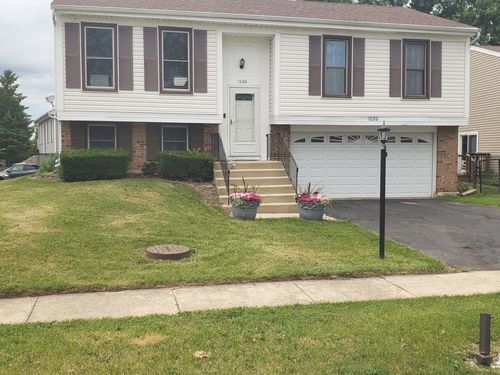 1020 Woodside Dr, Roselle, IL, 60172-2730 | Card Image