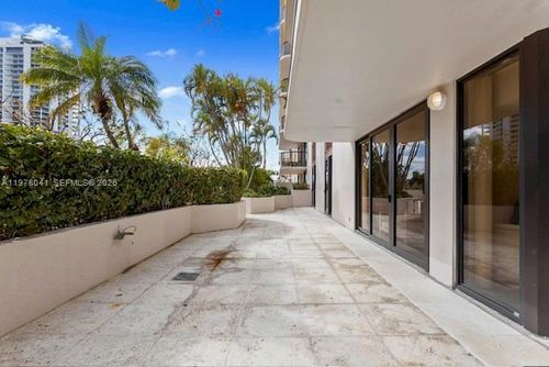 3-ab-19667 Turnberry Way, Aventura, FL, 33180-2593 | Card Image