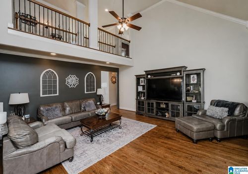 385 Grey Oaks Dr, PELHAM, AL, 35124-2491 | Card Image