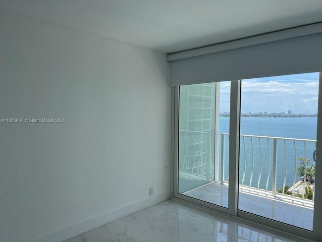 APT-1622 - 7601 E Treasure Dr, Condo with 2 bedrooms, 2 bathrooms and null parking in North Bay Village FL | Image 36