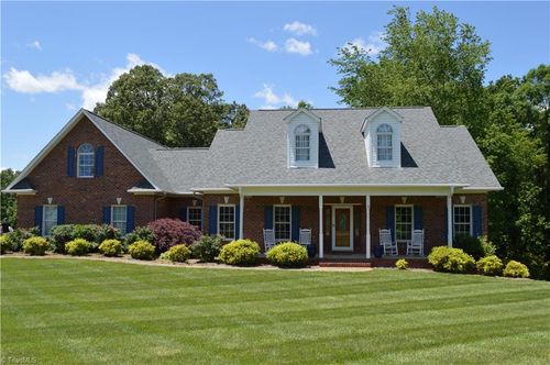 198 Savannah Ln, Mount Airy, NC, 27030-8688 | Card Image