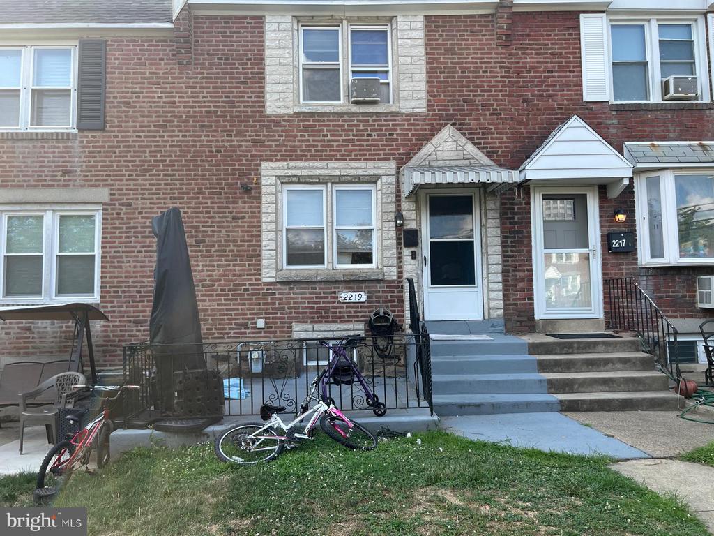Bond Ave, Drexel Hill, PA 19026