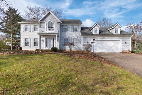 4524 Eastwicke Blvd, Stow, OH, 44224-2144 | Card Image