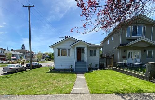 2790 William St, Vancouver, BC, V5K2Y8 | Card Image