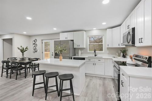 824 Kentberry Dr, Charlotte, NC, 28214-1186 | Card Image