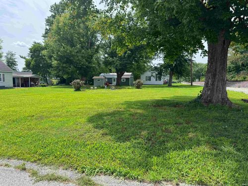 215 N Center St, Princeton, IN, 47670-1315 | Card Image