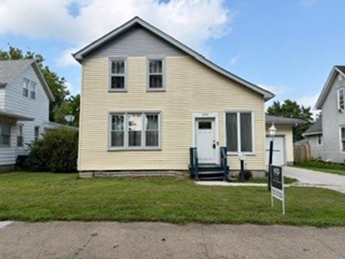 258 17th Pl, Clinton, IA, 52732-6012 | Card Image