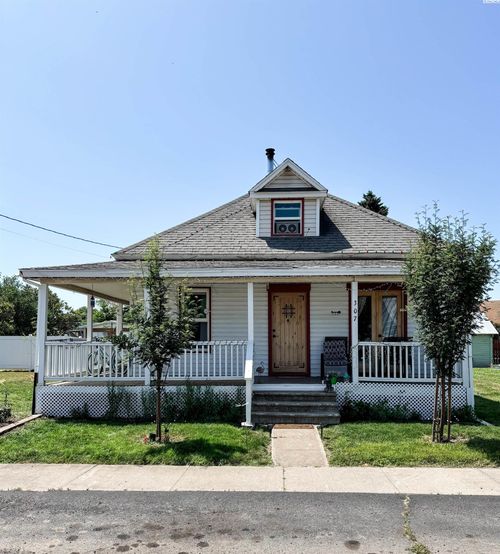 307 G St, Endicott, WA, 99125-8719 | Card Image