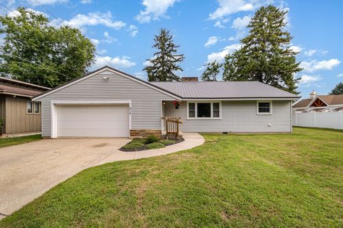 215 E Chestnut St, Breckenridge, MI, 48615-8502 | Card Image