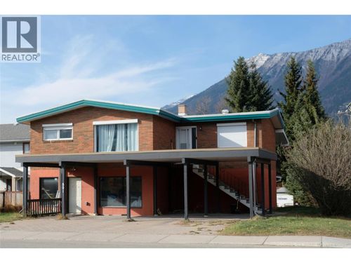 891 2nd Avenue, Fernie, BC, V0B1M0 | Card Image