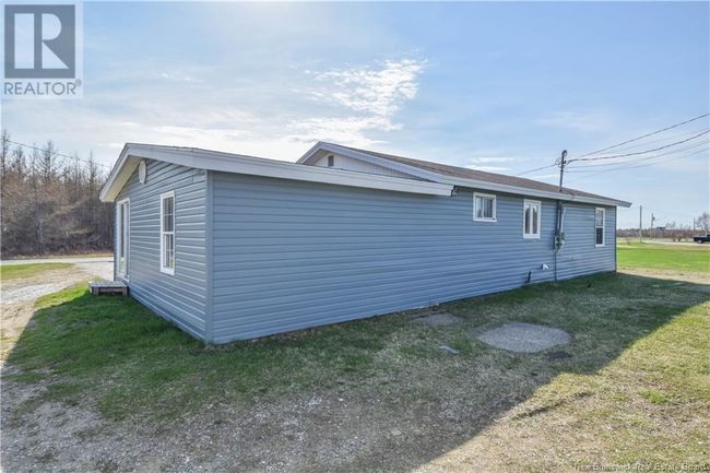 3967 Rue Morais, House other with 3 bedrooms, 1 bathrooms and null parking in Bas Caraquet NB | Image 5