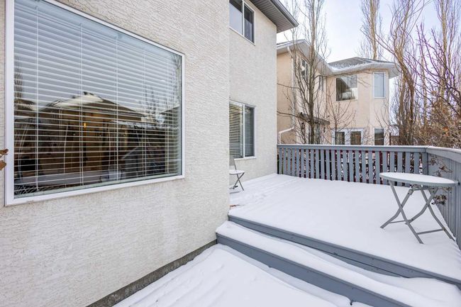 126 Strathridge Close Sw, Home with 7 bedrooms, 3 bathrooms and 4 parking in Calgary AB | Image 39