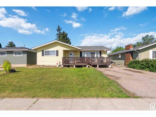 5116 59 St, Redwater, AB, T0A2W0 | Card Image